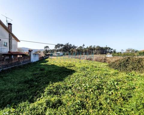 Terreno em Forjães