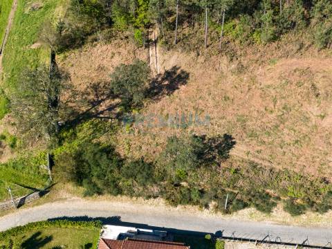 Lote de Terreno com Projeto Aprovado em Creixomil, Barcelos