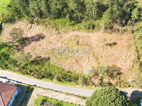 Lote de Terreno com Projeto Aprovado em Creixomil, Barcelos