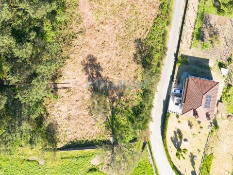 Lote de Terreno com Projeto Aprovado em Creixomil, Barcelos