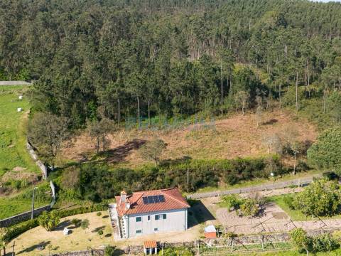 Lote de Terreno com Projeto Aprovado em Creixomil, Barcelos