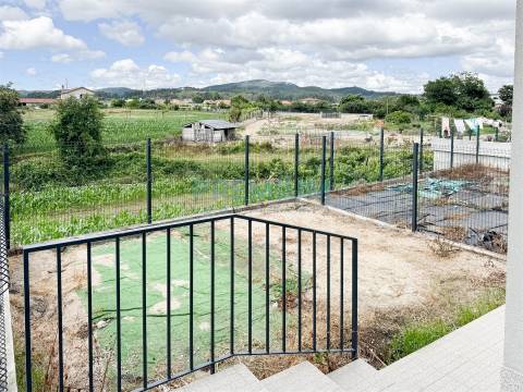 Andar Moradia T2 Arrendamento em Perelhal,Barcelos