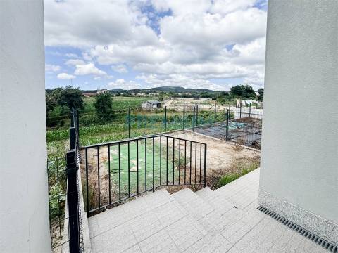 Andar Moradia T2 Arrendamento em Perelhal,Barcelos