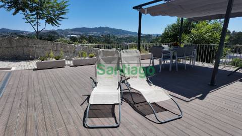 Quintinha T4 c/ Piscina e Pomar!