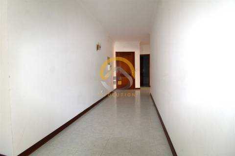 Apartamento T3 no centro de Alcobaça