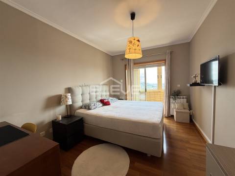 Excelente T2 Condomínio Reservado Vila Deste