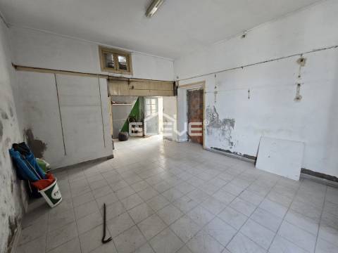 Moradia T3 para Renovação Total
