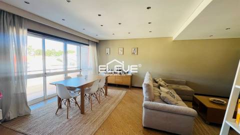 Excelente T3 Renovado Canelas