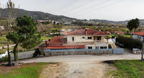 Moradia T5 para venda