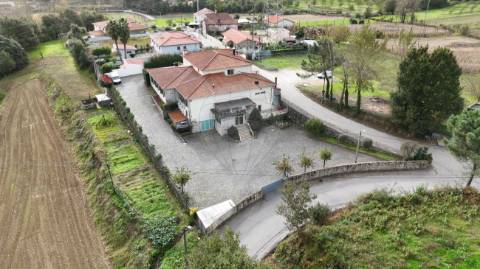 Moradia T5 para venda