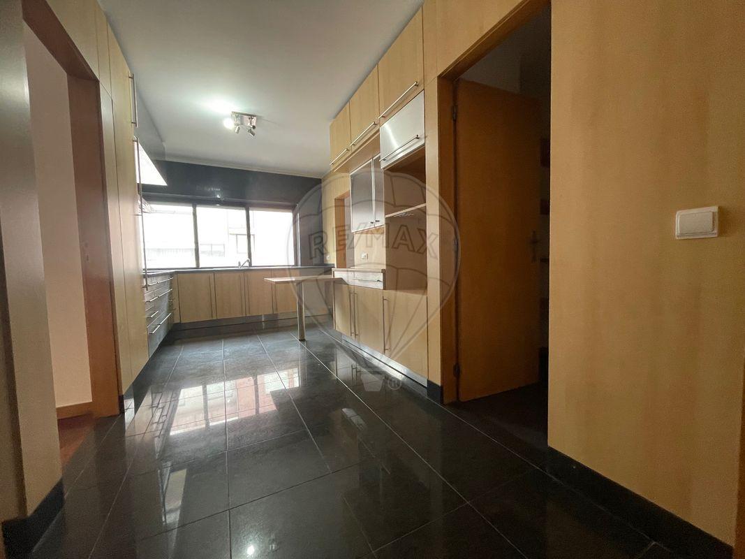 Apartamento T4 para venda