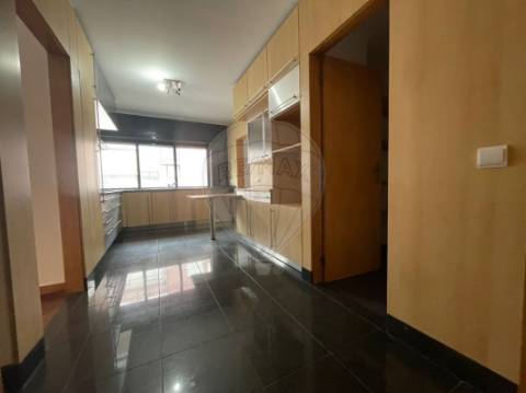 Apartamento T4 para venda