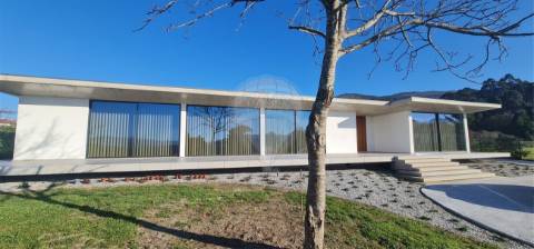 Moradia T5 para venda