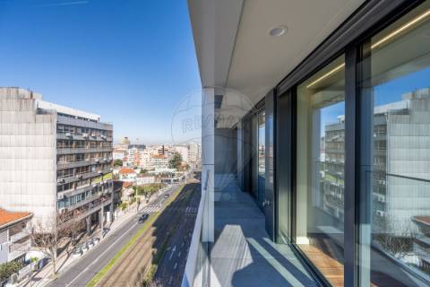 Apartamento T4 para venda