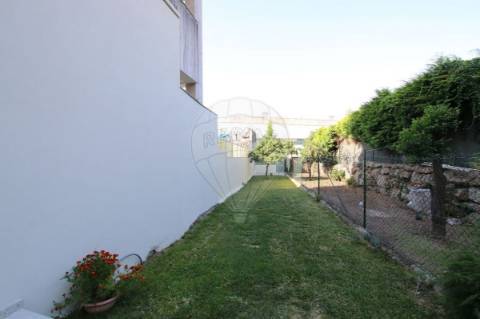 Moradia T2 para arrendamento