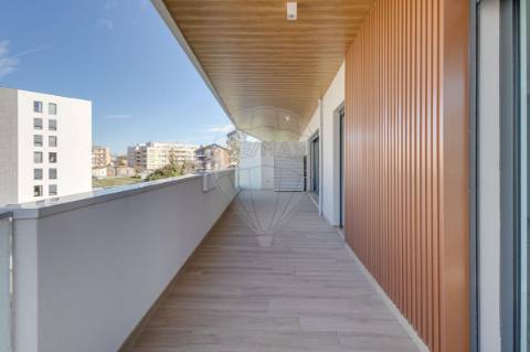 Apartamento T4 para venda