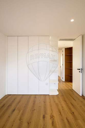 Moradia T4 para venda