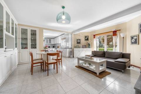 Moradia T5 para venda