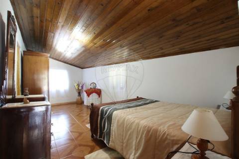 Moradia T4 para venda