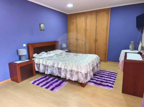Moradia T4 para venda