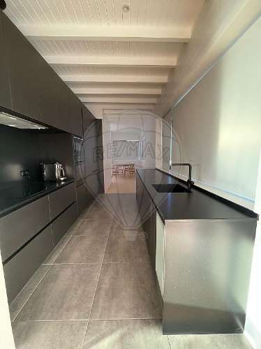 Moradia T5 para venda