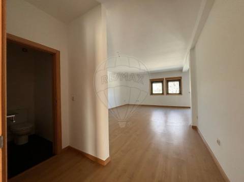 Moradia T4 para venda