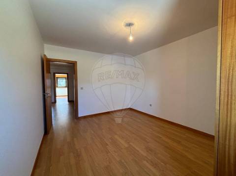 Moradia T4 para venda