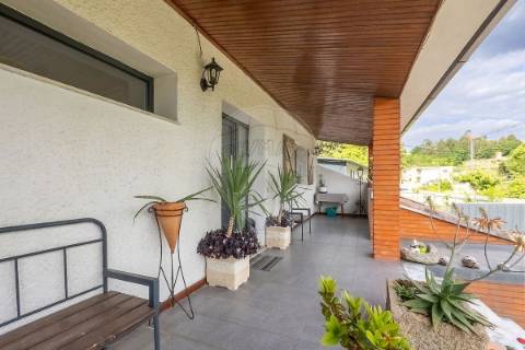 Moradia T4 para venda