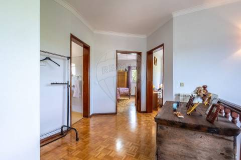 Moradia T4 para venda