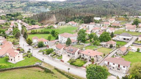 Moradia T4 para venda