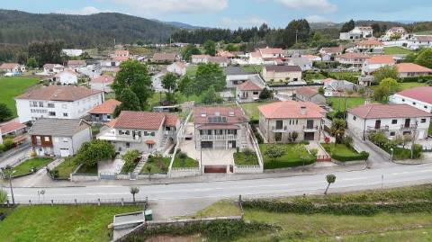 Moradia T4 para venda