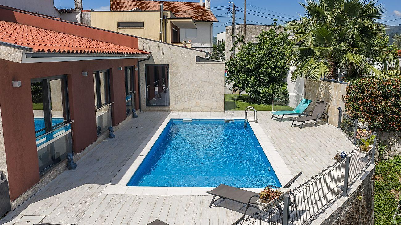 Moradia T4 para venda