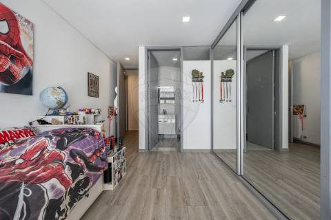 Moradia T4 para venda