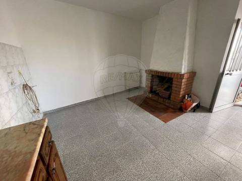 Moradia T2 para arrendamento