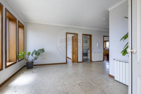 Moradia T4 para venda