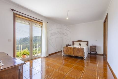 Moradia T4 para venda