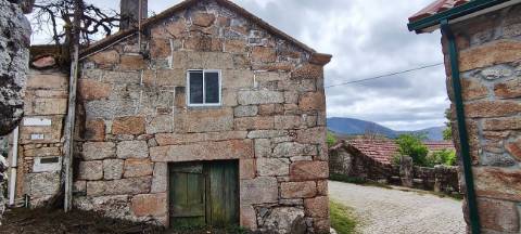 Moradia T4 para venda