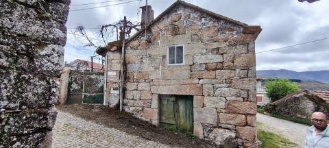 Moradia T4 para venda