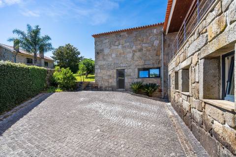 Moradia T4 para venda