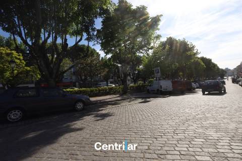Loja com Esplanada no Rossio de Mangualde