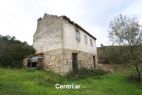 🌿 Quinta com 7,5 hectares e uma moradia em Fornos de Algodres 🌳