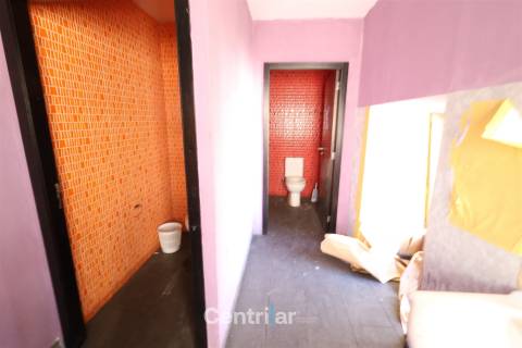 Loja/Restauração ou Alojamento na Vila Nova de Tazem-140.000 mil