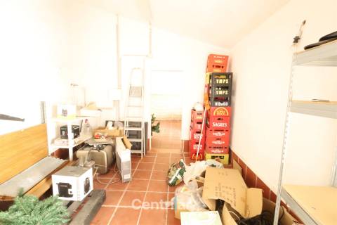 Loja/Restauração ou Alojamento na Vila Nova de Tazem-140.000 mil