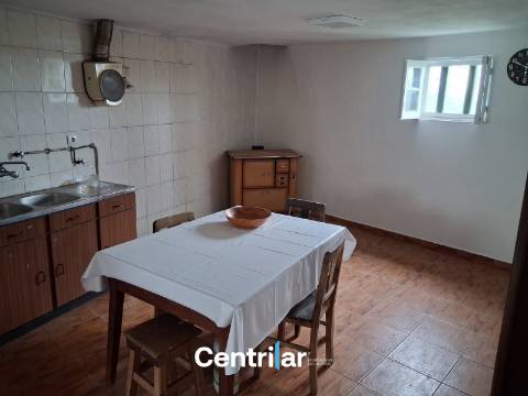 Moradia Geminada T2 Venda em Cabanas de Viriato,Carregal do Sal
