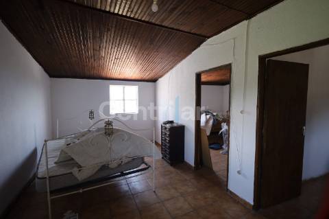 Moradia Geminada  Venda em Tavares (Chãs, Várzea e Travanca),Mangualde