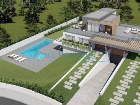Moradia Independente com Estrutura Construída | Venda no Estado Atual ou Chave na Mão