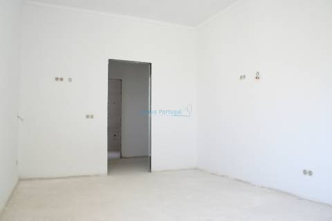Moradia 5 suites, com piscina e chão radiante