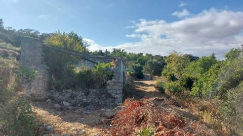 Terreno com projeto em aprovação para moradia T3, magnifica vista mar