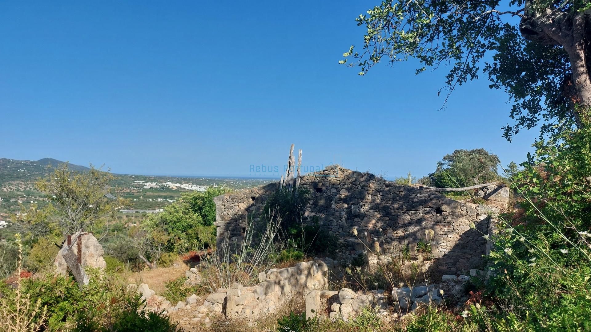 Terreno com projeto em aprovação para moradia T3, magnifica vista mar