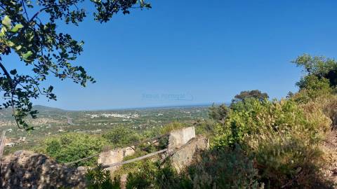 Terreno com projeto em aprovação para moradia T3, magnifica vista mar